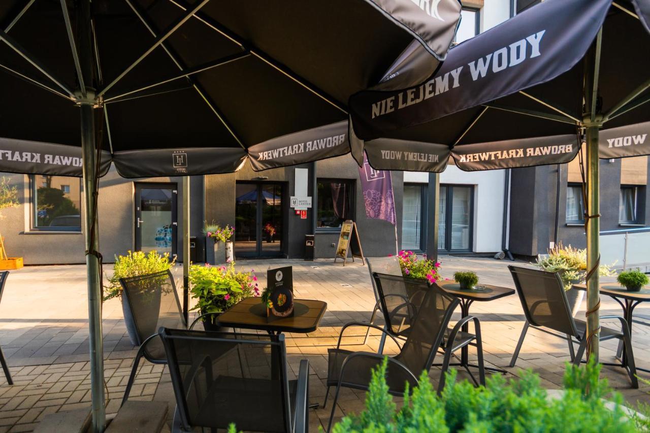 Hotel Lantier Wellness & Spa Битом Екстериор снимка
