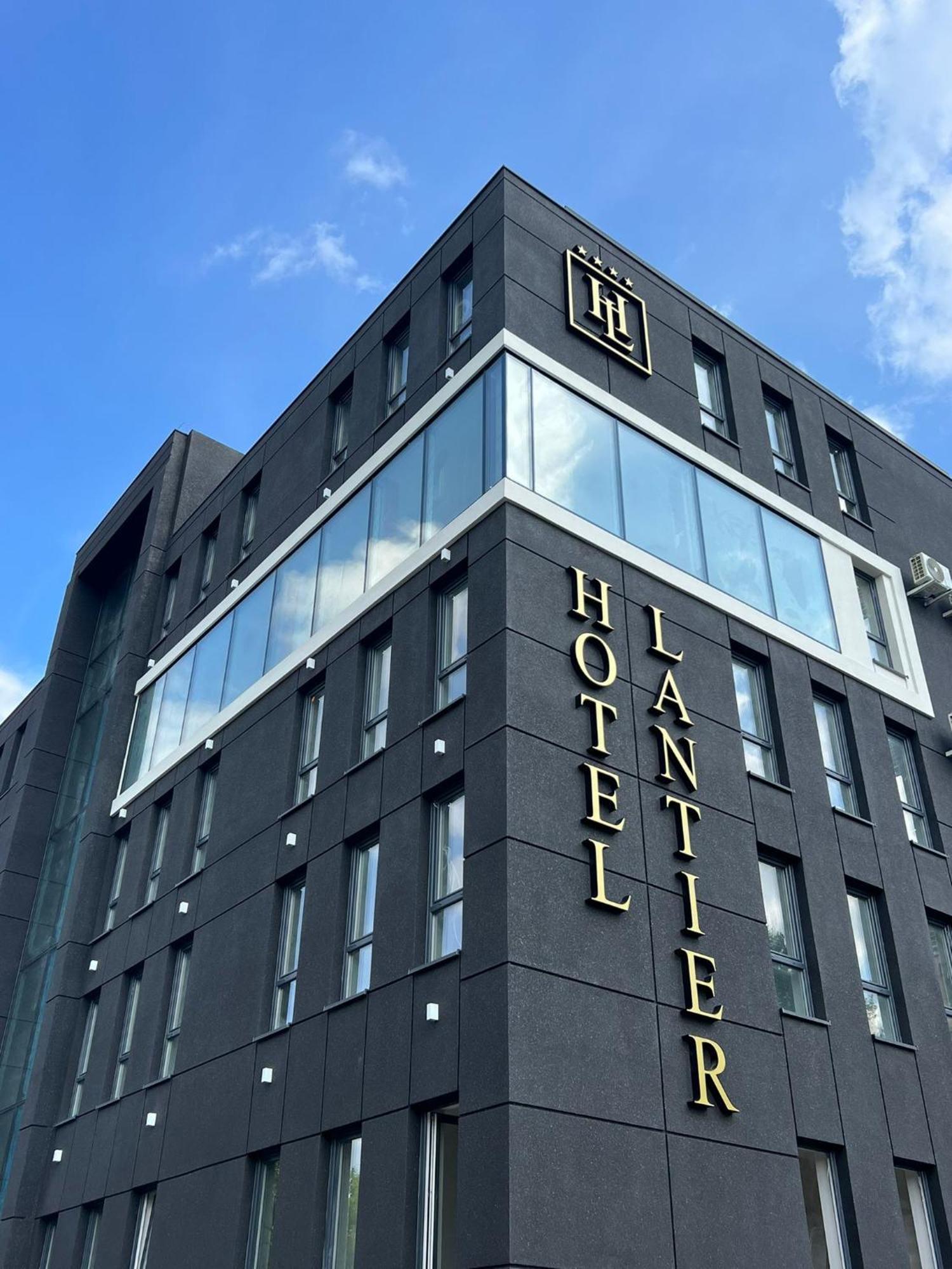 Hotel Lantier Wellness & Spa Битом Екстериор снимка