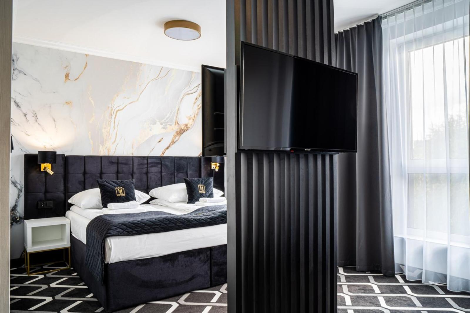 Hotel Lantier Wellness & Spa Битом Екстериор снимка