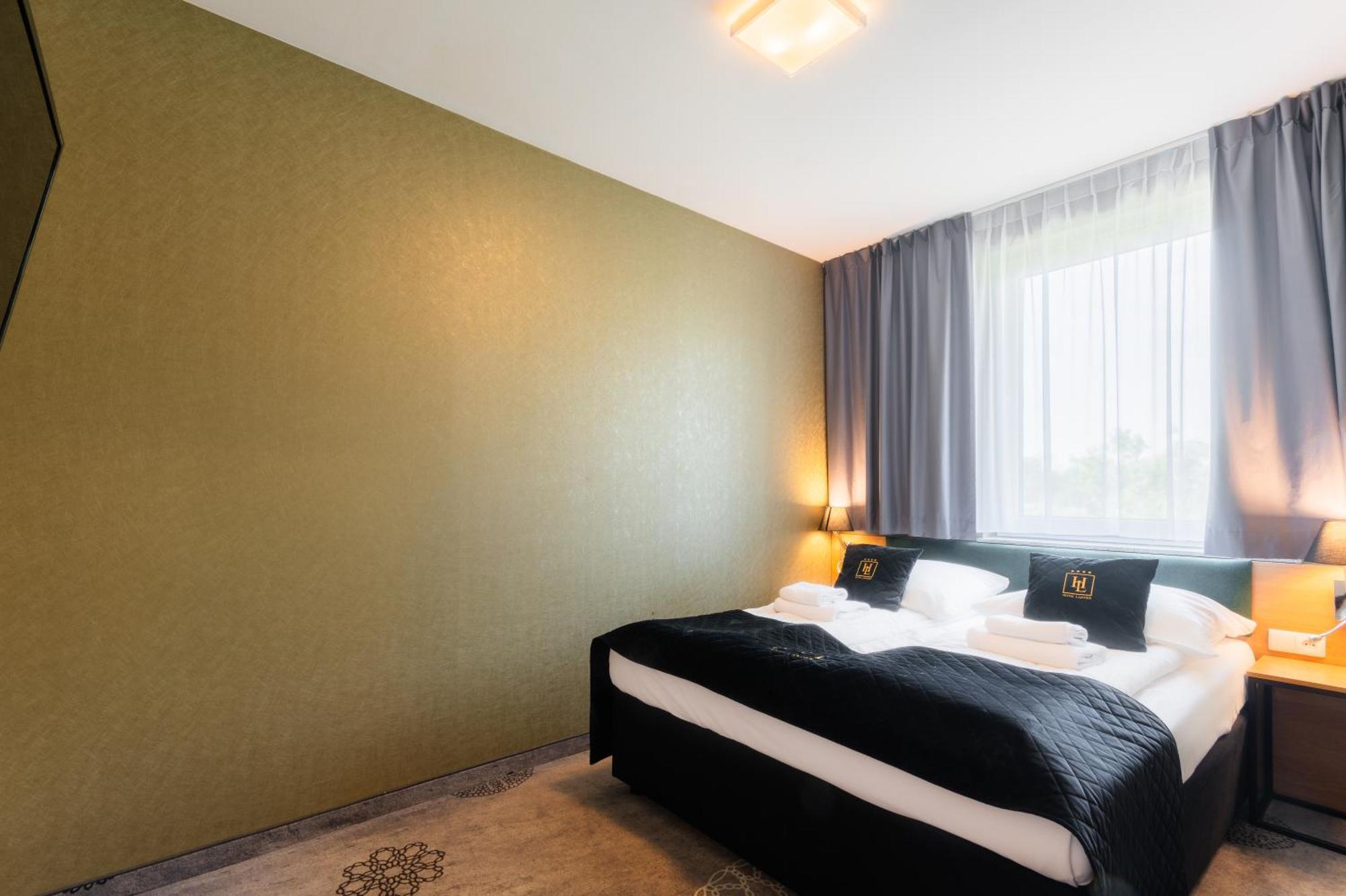 Hotel Lantier Wellness & Spa Битом Екстериор снимка