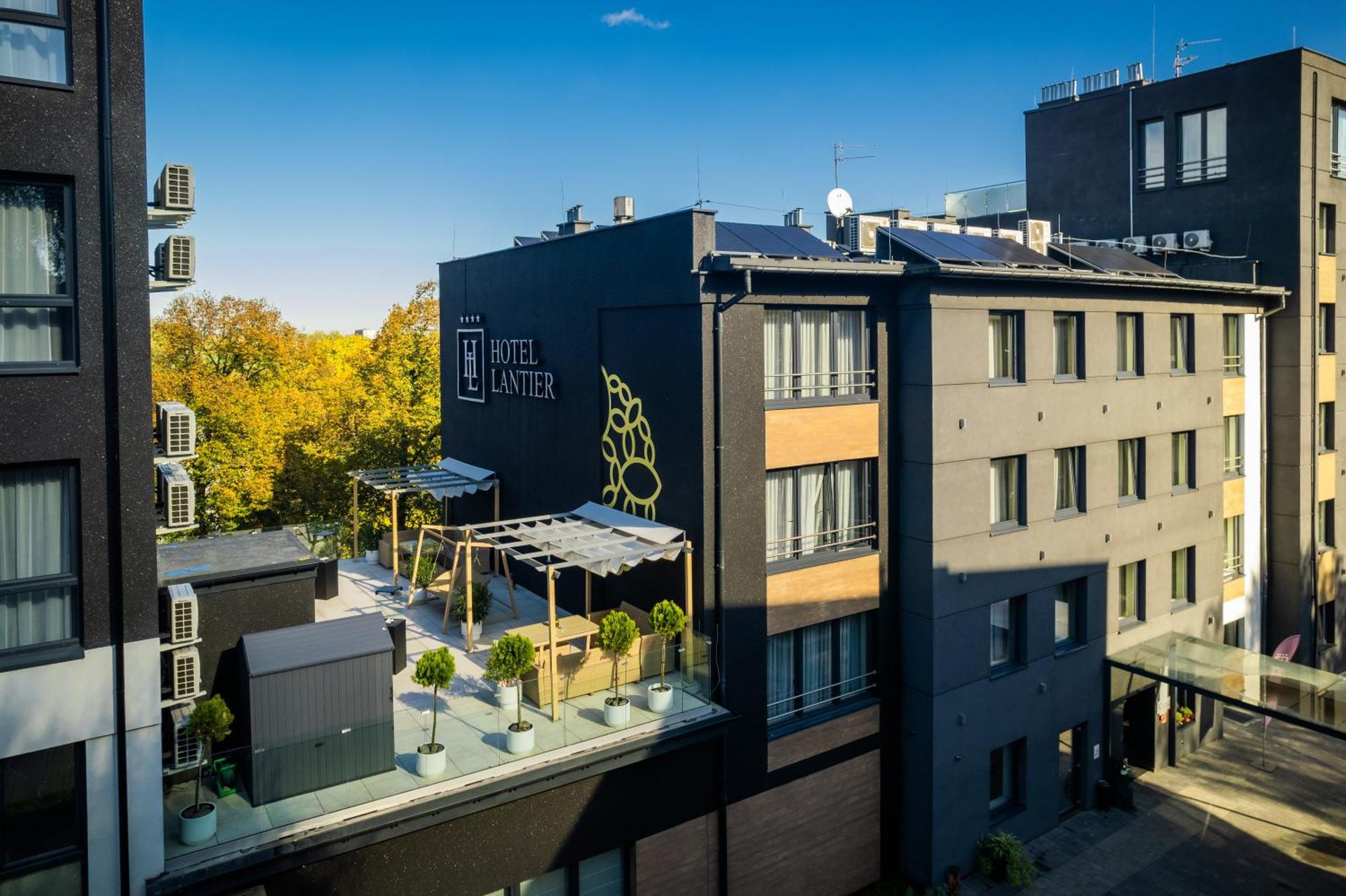 Hotel Lantier Wellness & Spa Битом Екстериор снимка