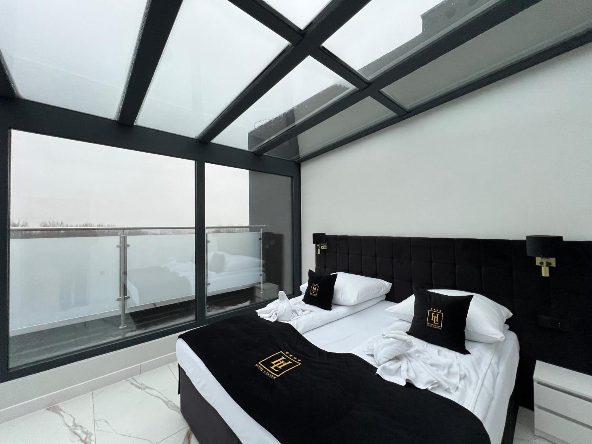 Hotel Lantier Wellness & Spa Битом Екстериор снимка