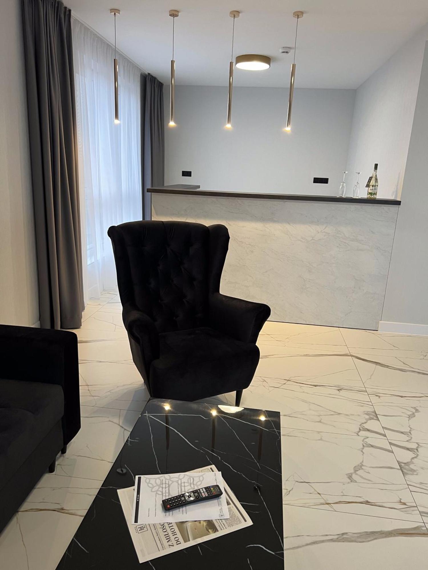 Hotel Lantier Wellness & Spa Битом Екстериор снимка