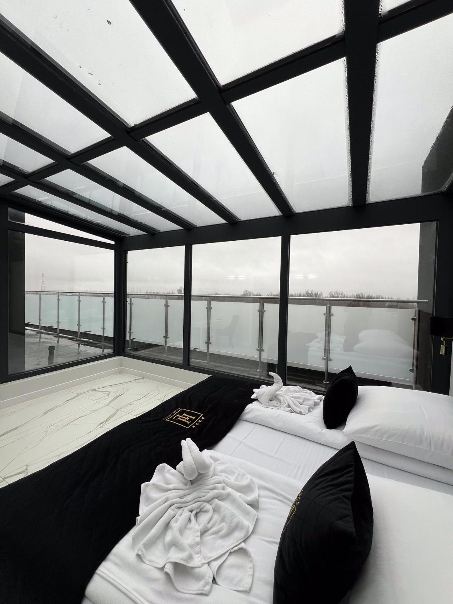 Hotel Lantier Wellness & Spa Битом Екстериор снимка