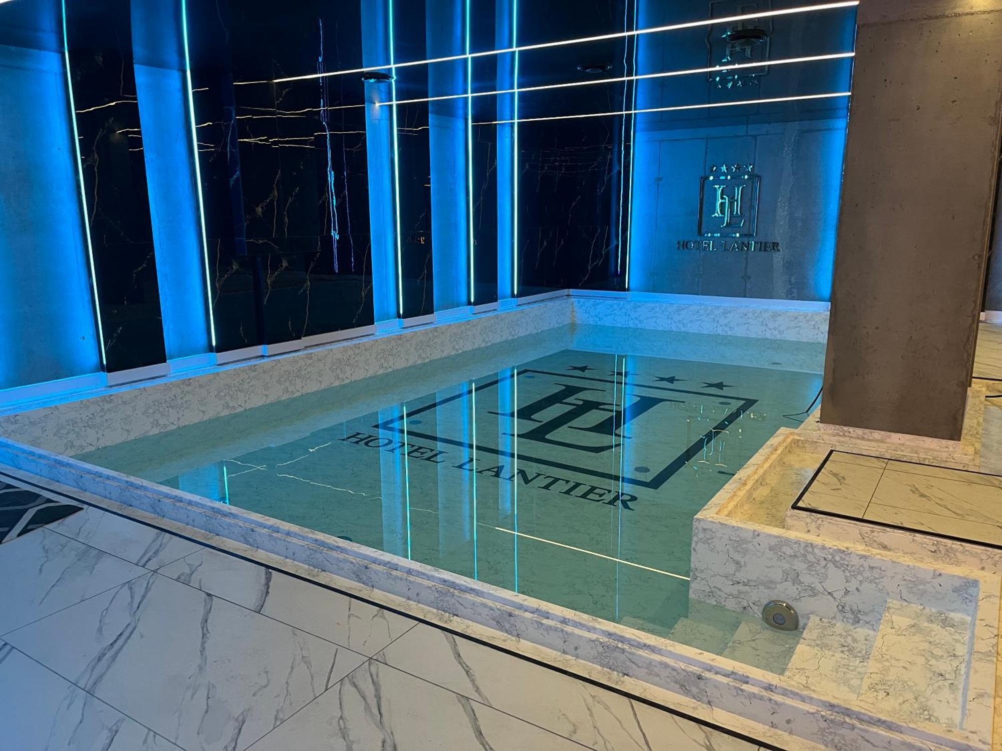 Hotel Lantier Wellness & Spa Битом Екстериор снимка
