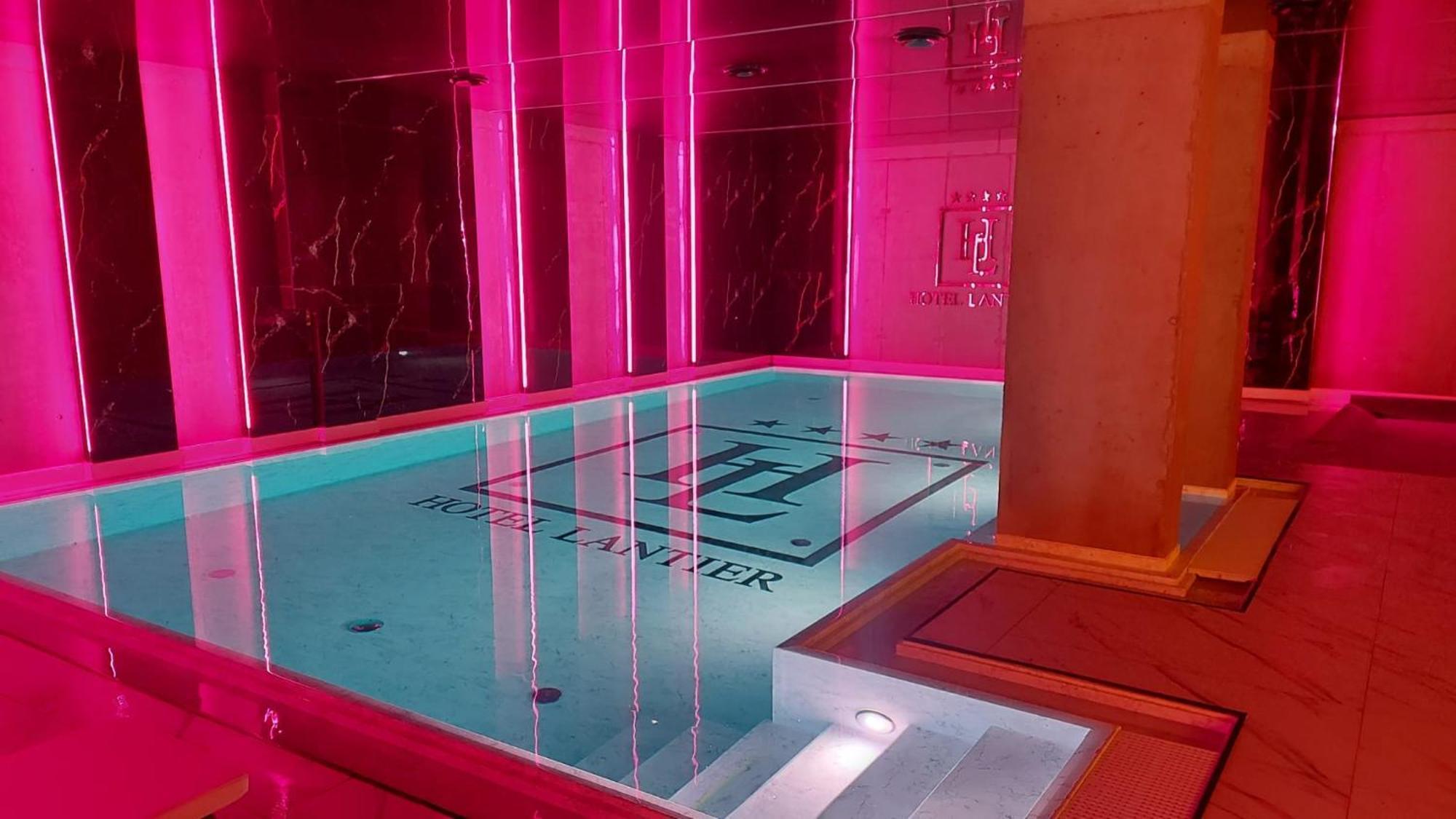 Hotel Lantier Wellness & Spa Битом Екстериор снимка